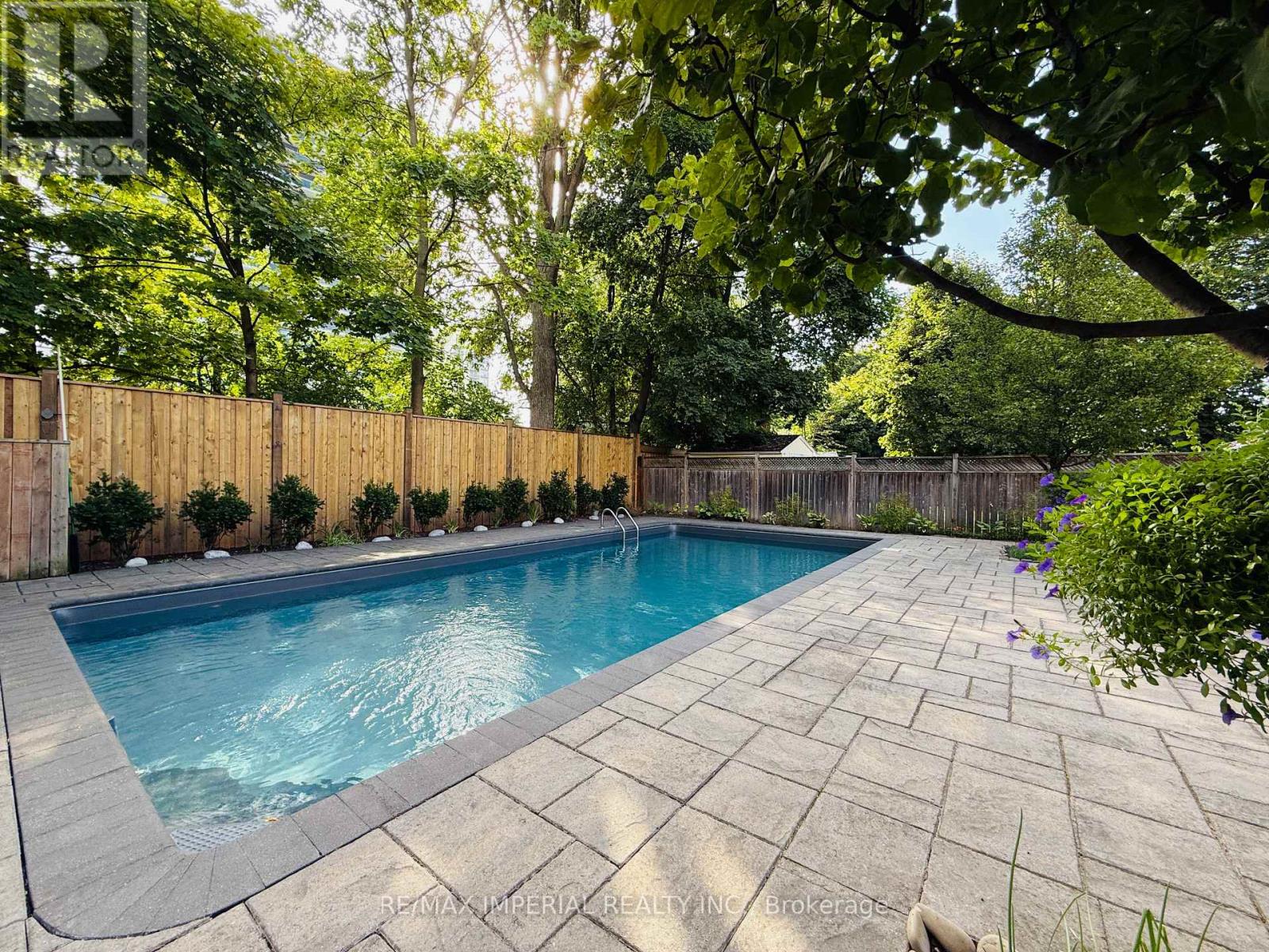 Photo 42 of 418 Queen Mary Drive, Oakville ON