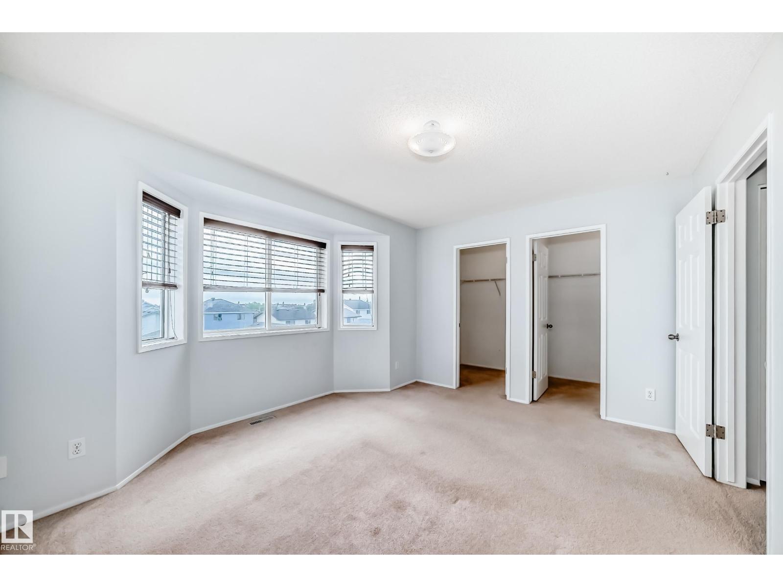 Photo 10 of 16217 57 St Nw, Edmonton AB