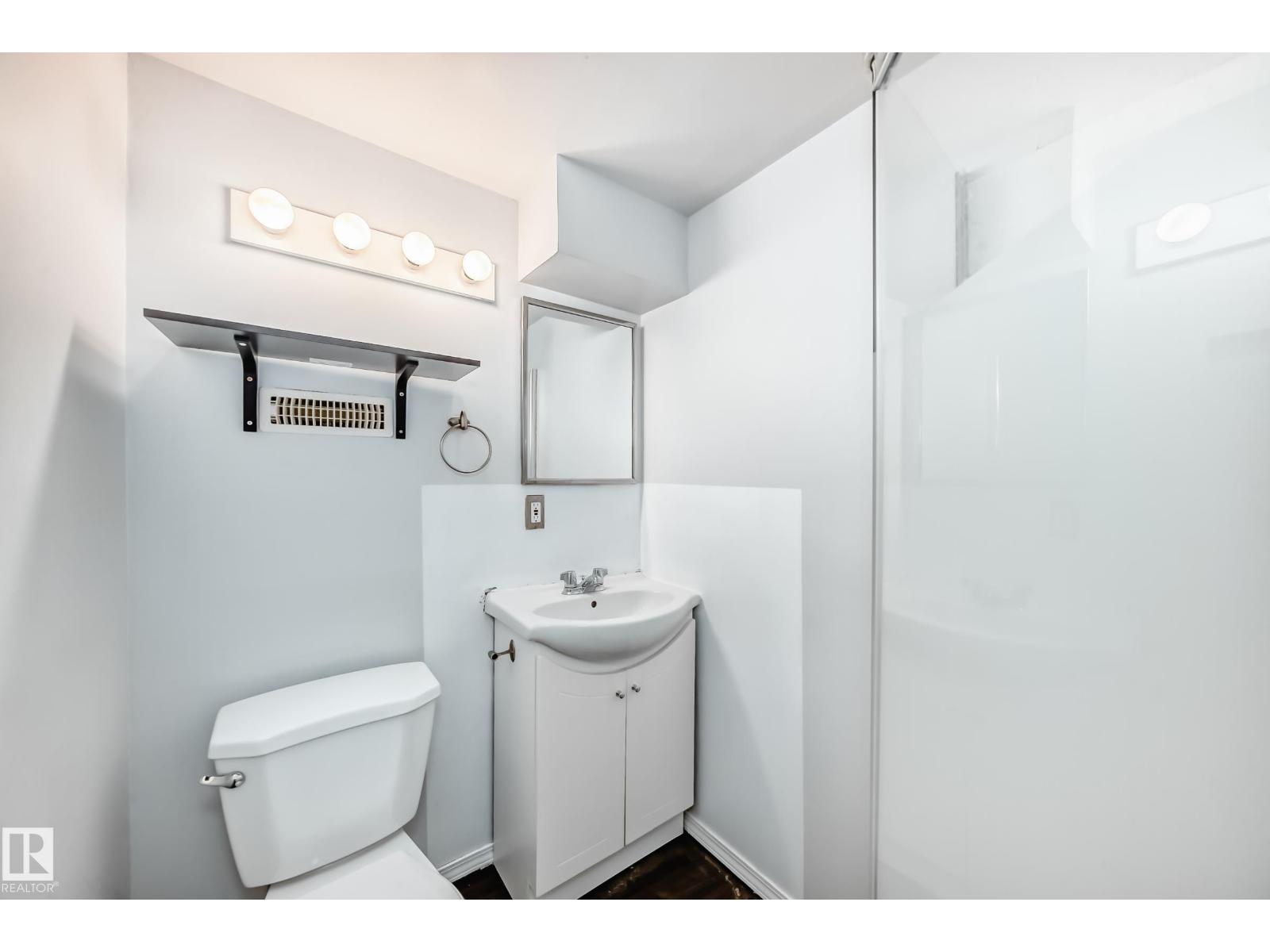 Photo 7 of 16217 57 St Nw, Edmonton AB