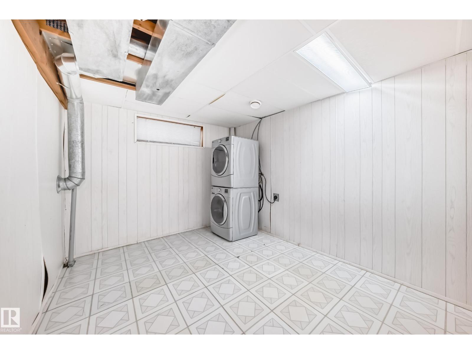 Photo 16 of 16217 57 St Nw, Edmonton AB