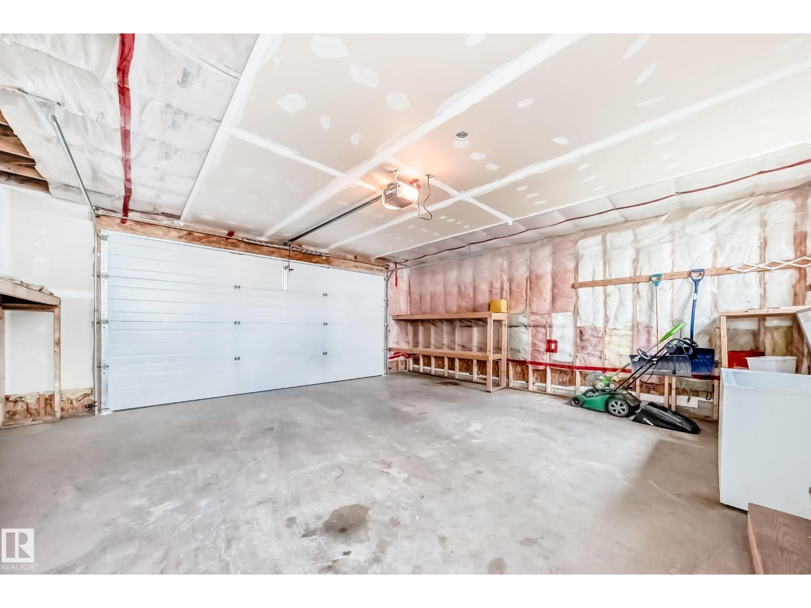 Photo 12 of 16217 57 St Nw, Edmonton AB