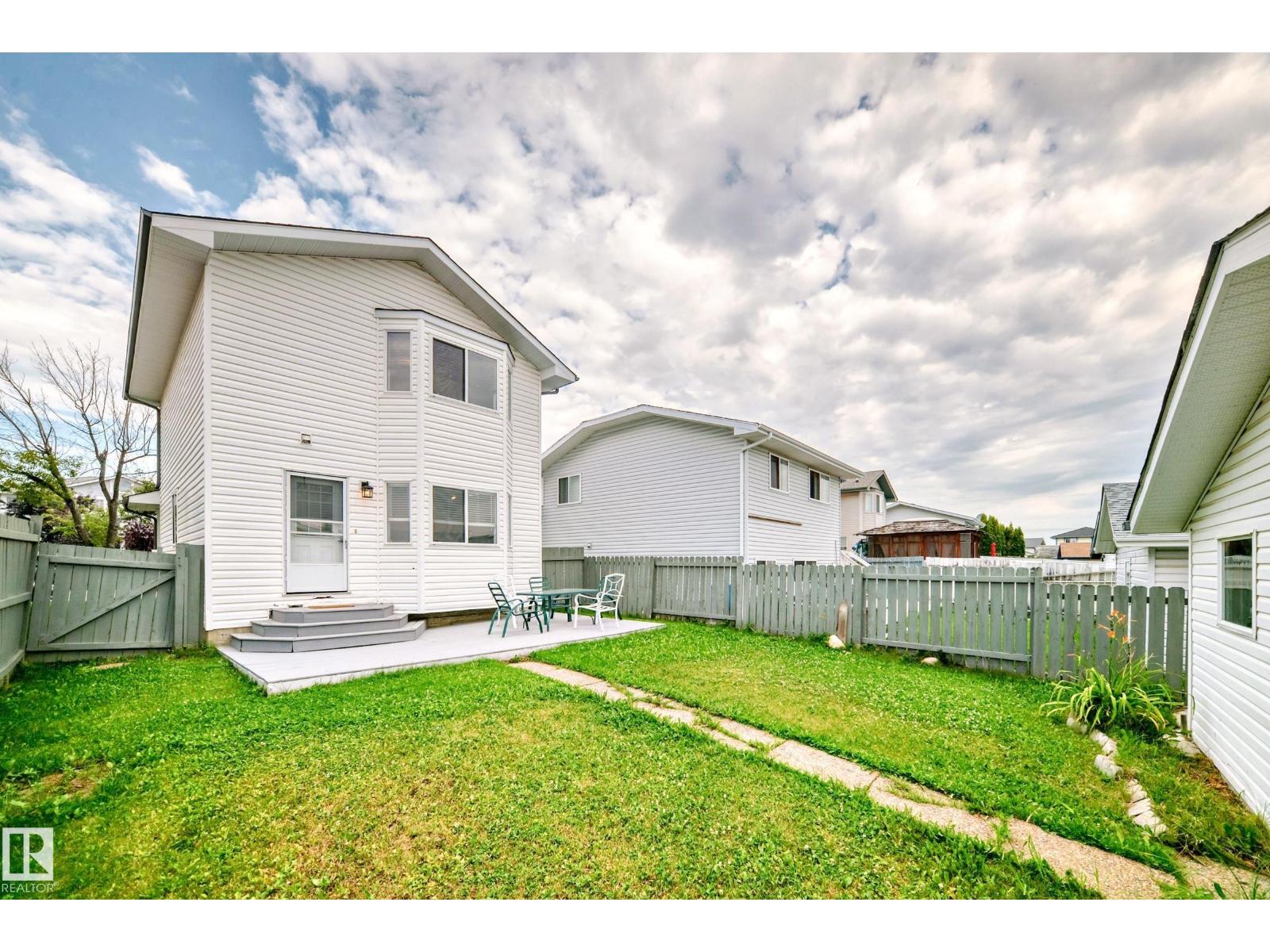 Photo 13 of 16217 57 St Nw, Edmonton AB