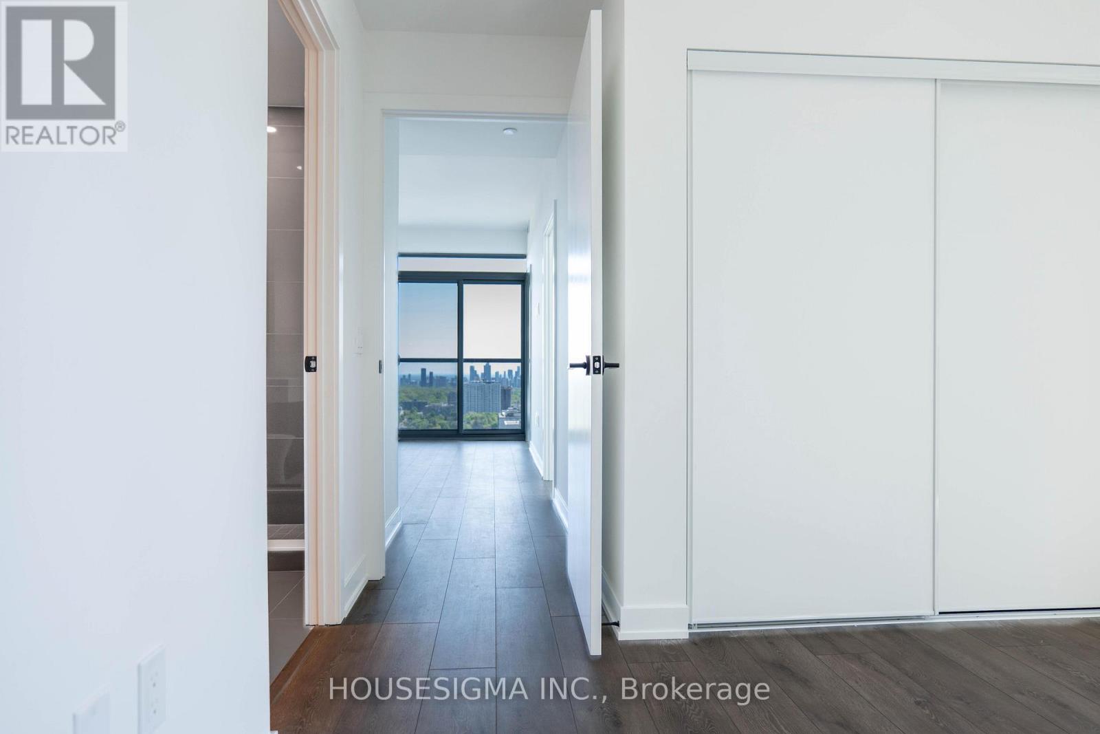 Photo 36 of 127 Broadway Avenue, Toronto ON