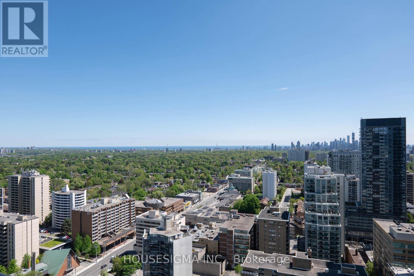 Photo 35 of 127 Broadway Avenue, Toronto ON
