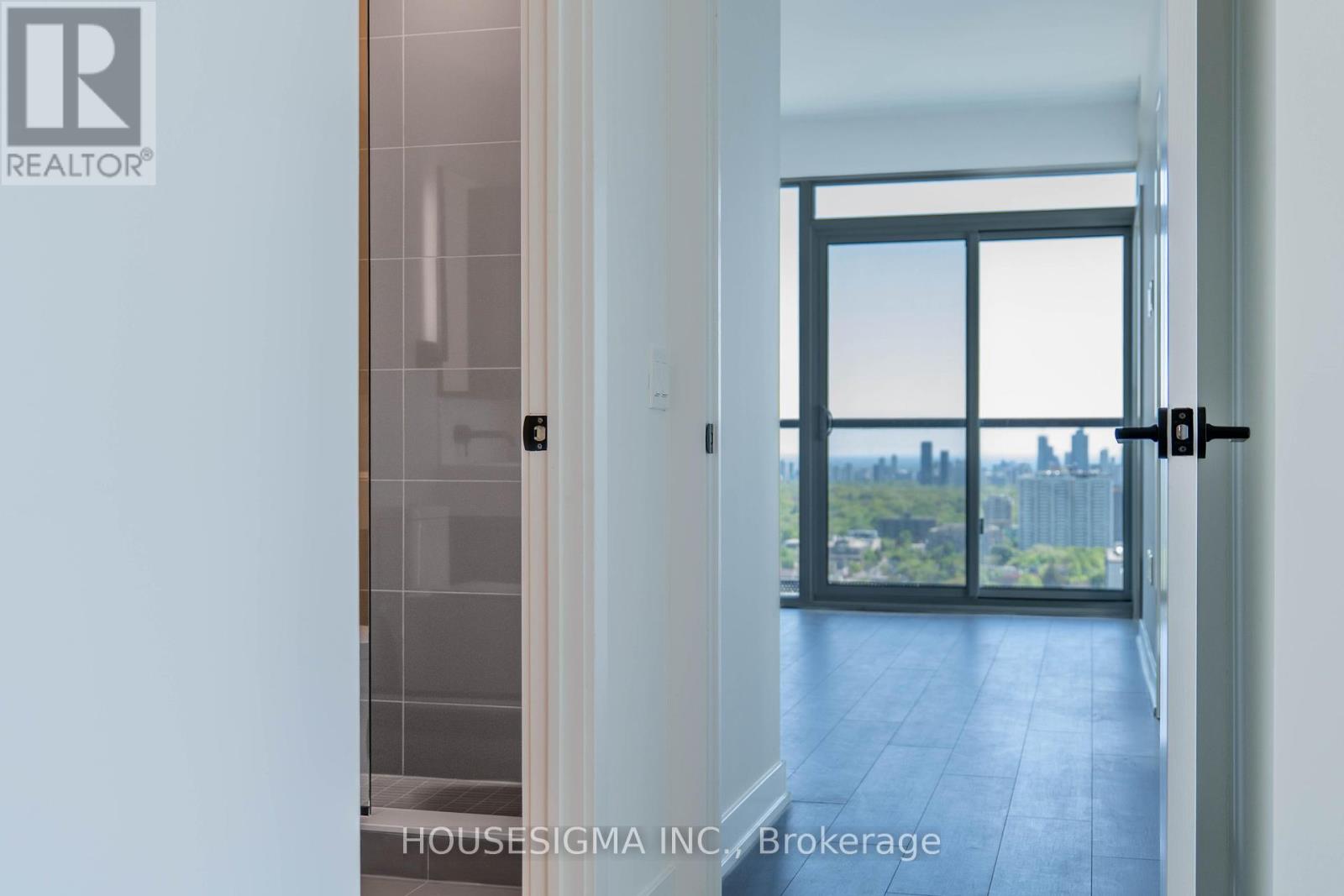 Photo 30 of 127 Broadway Avenue, Toronto ON