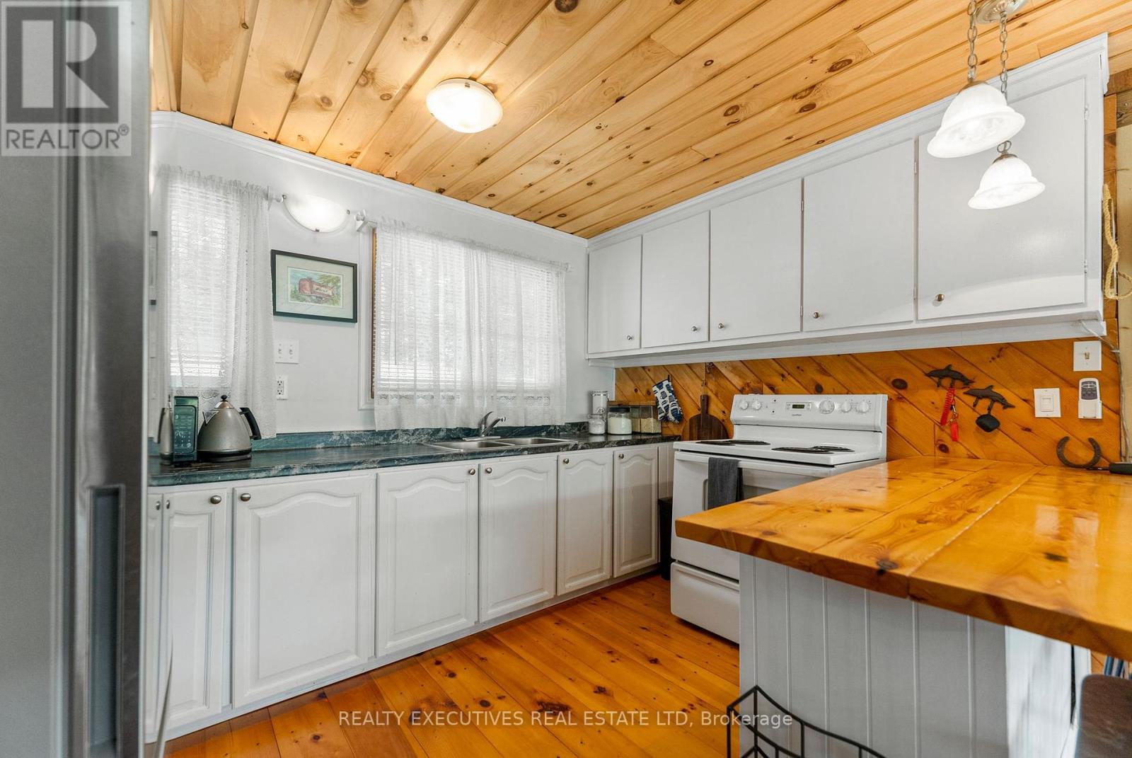 Photo 18 of 2046 Cyr Point Road, Tay Valley ON