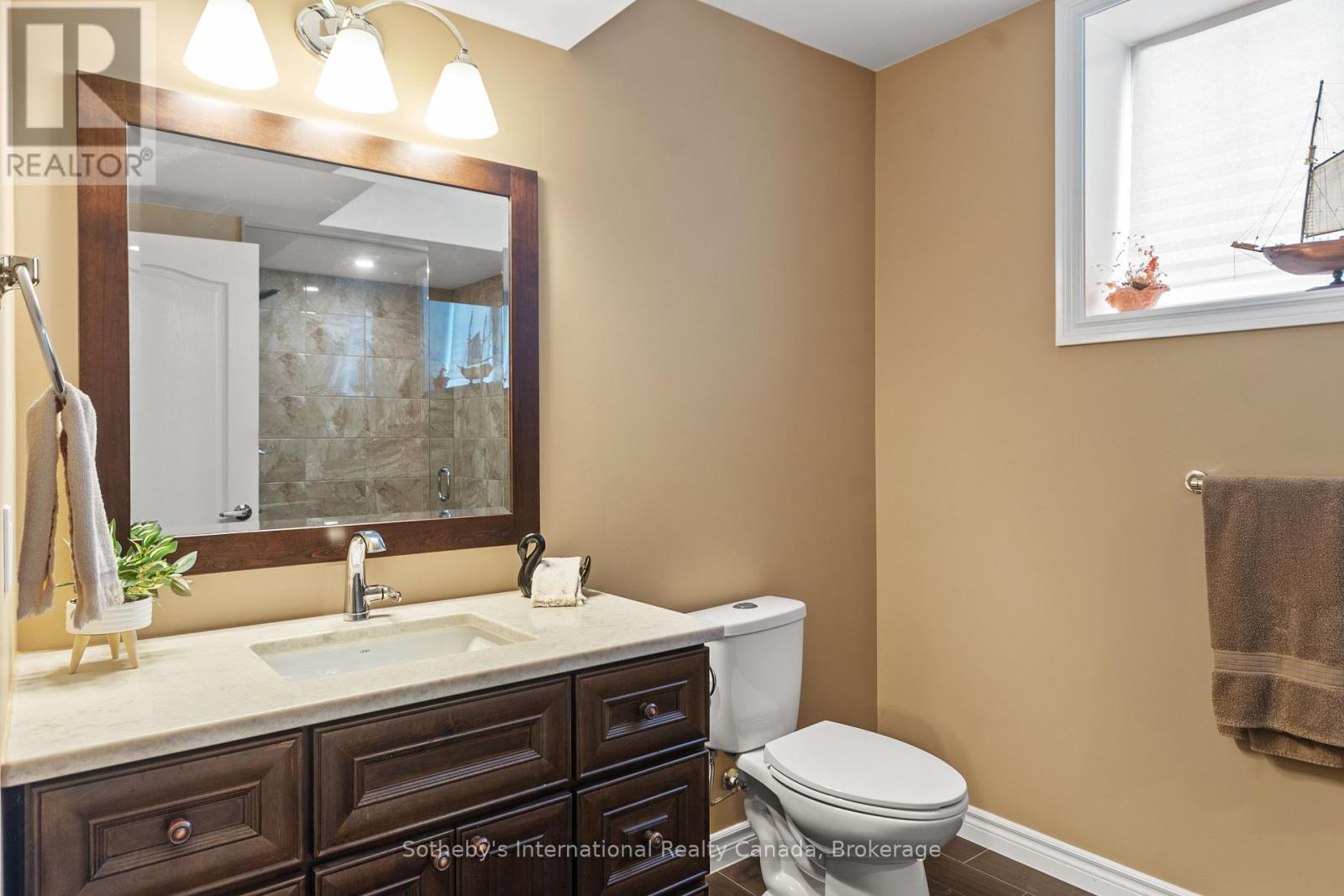 Photo 27 of 156 Moreau Parkway, Tiny ON