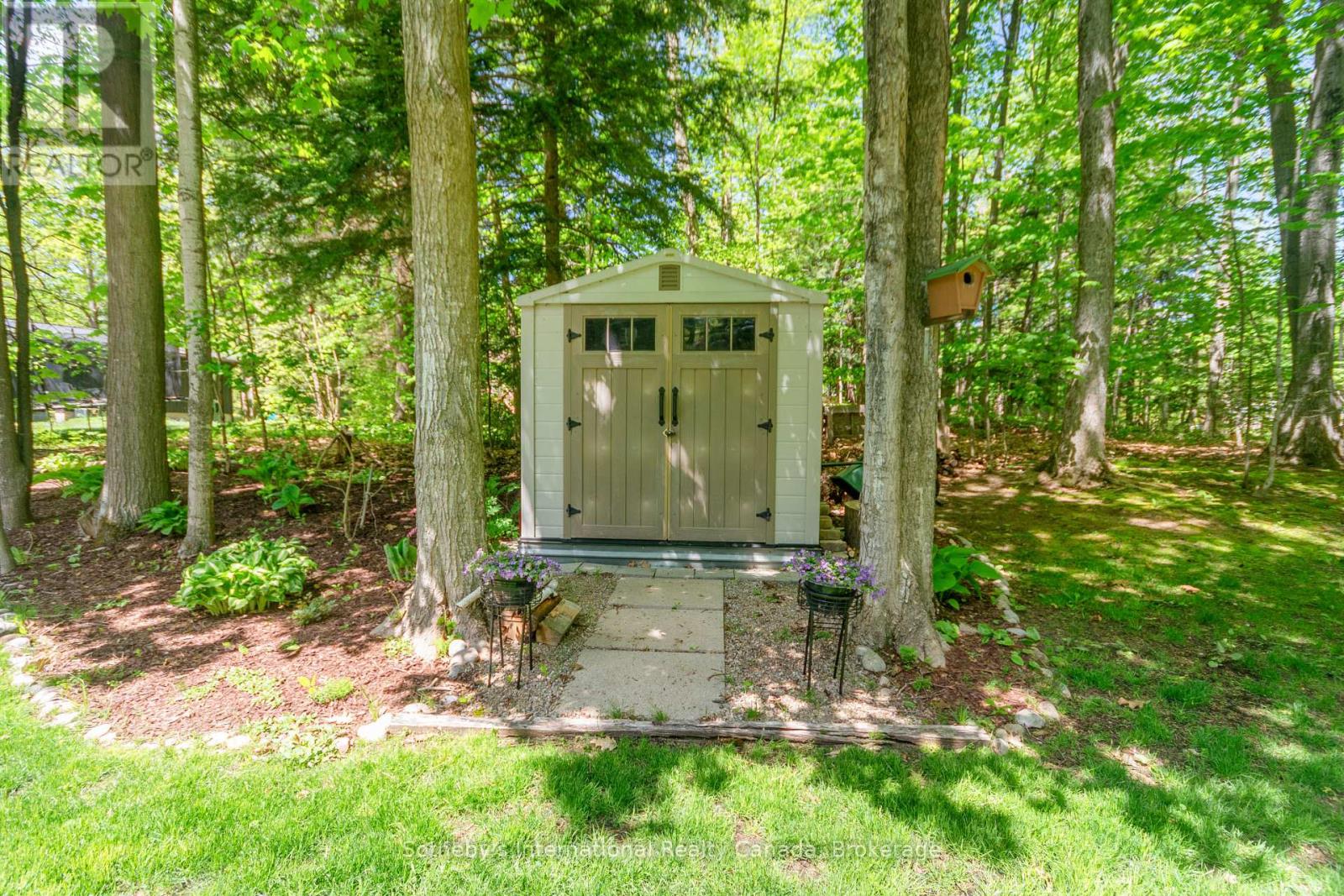 Photo 20 of 156 Moreau Parkway, Tiny ON