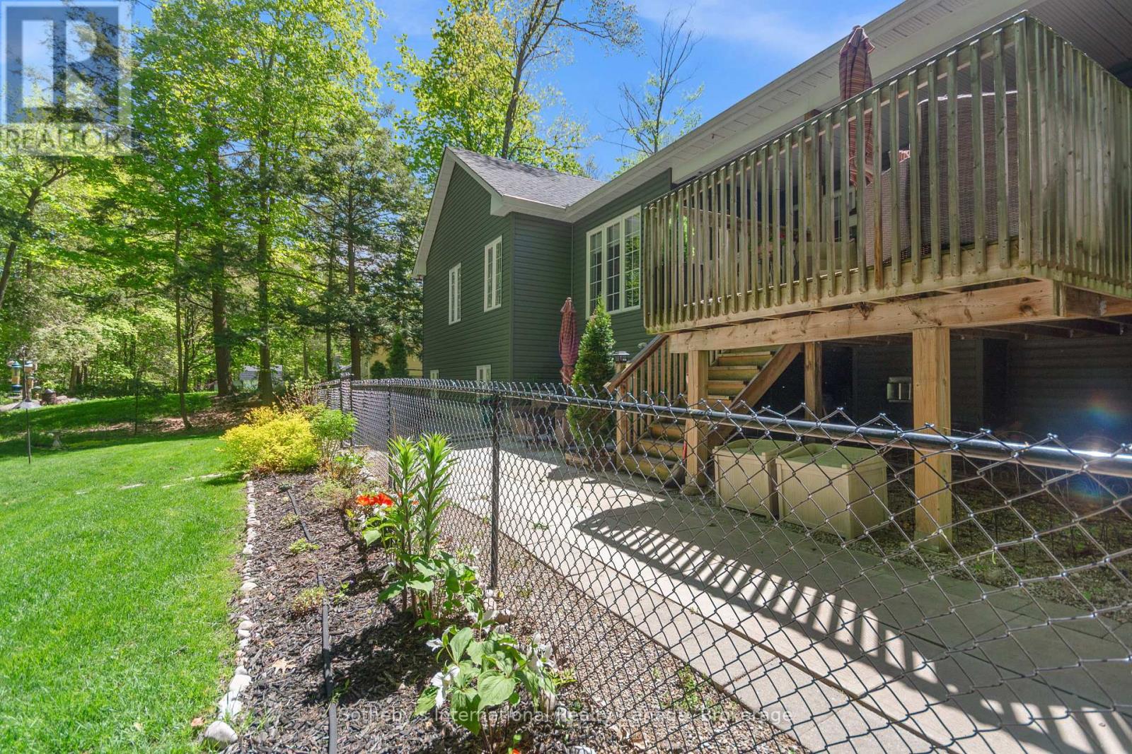 Photo 22 of 156 Moreau Parkway, Tiny ON