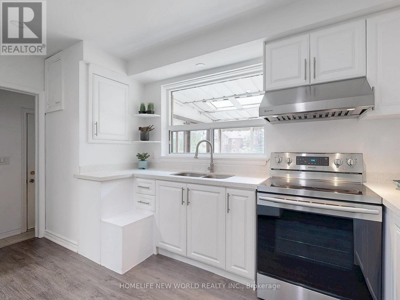 Photo 13 of 65 Donalda Crescent, Toronto ON