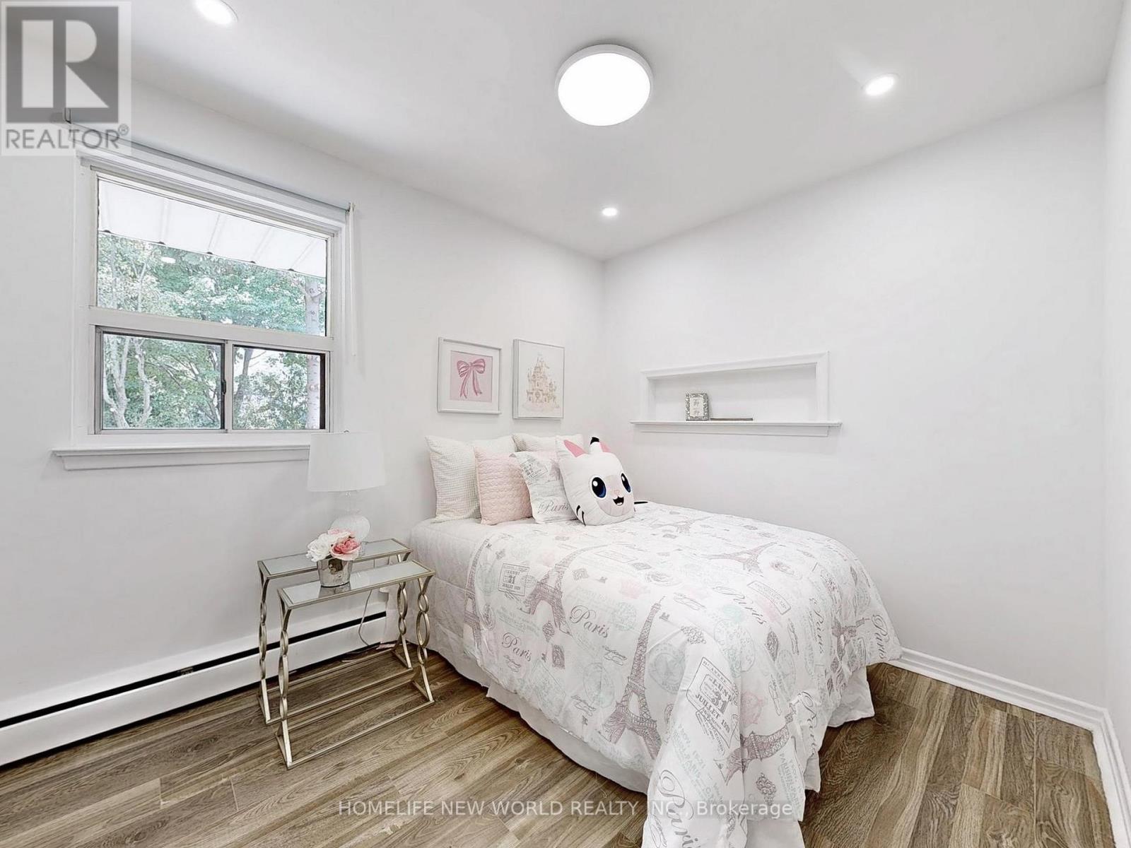 Photo 25 of 65 Donalda Crescent, Toronto ON