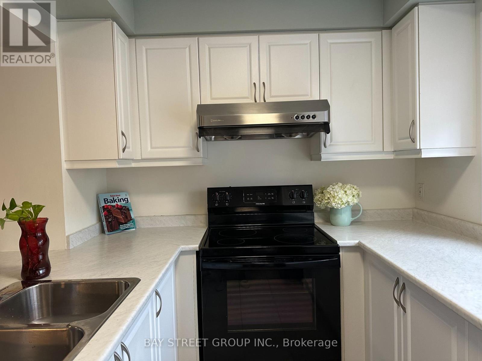 Photo 14 of 1053 Clipper Lane, Pickering ON