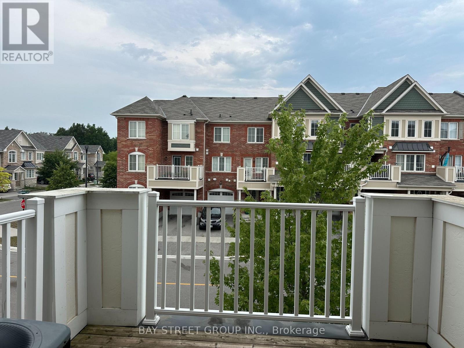 Photo 37 of 1053 Clipper Lane, Pickering ON