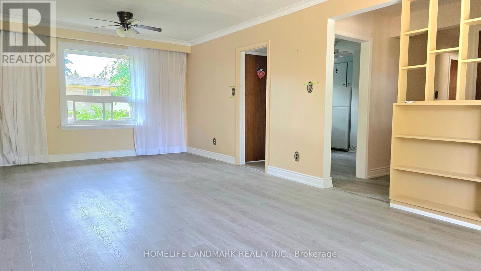 Photo 3 of 296 Boisdale Avenue, Richmond Hill ON