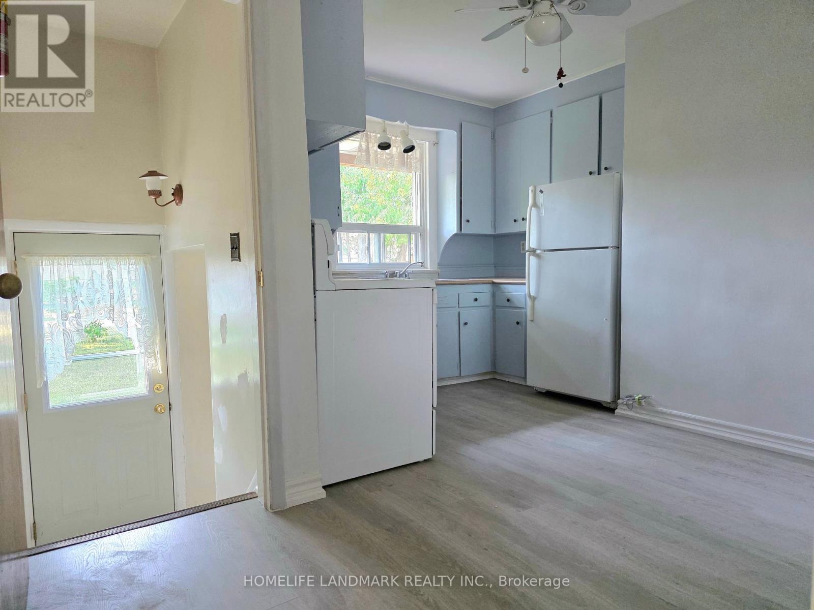 Photo 4 of 296 Boisdale Avenue, Richmond Hill ON