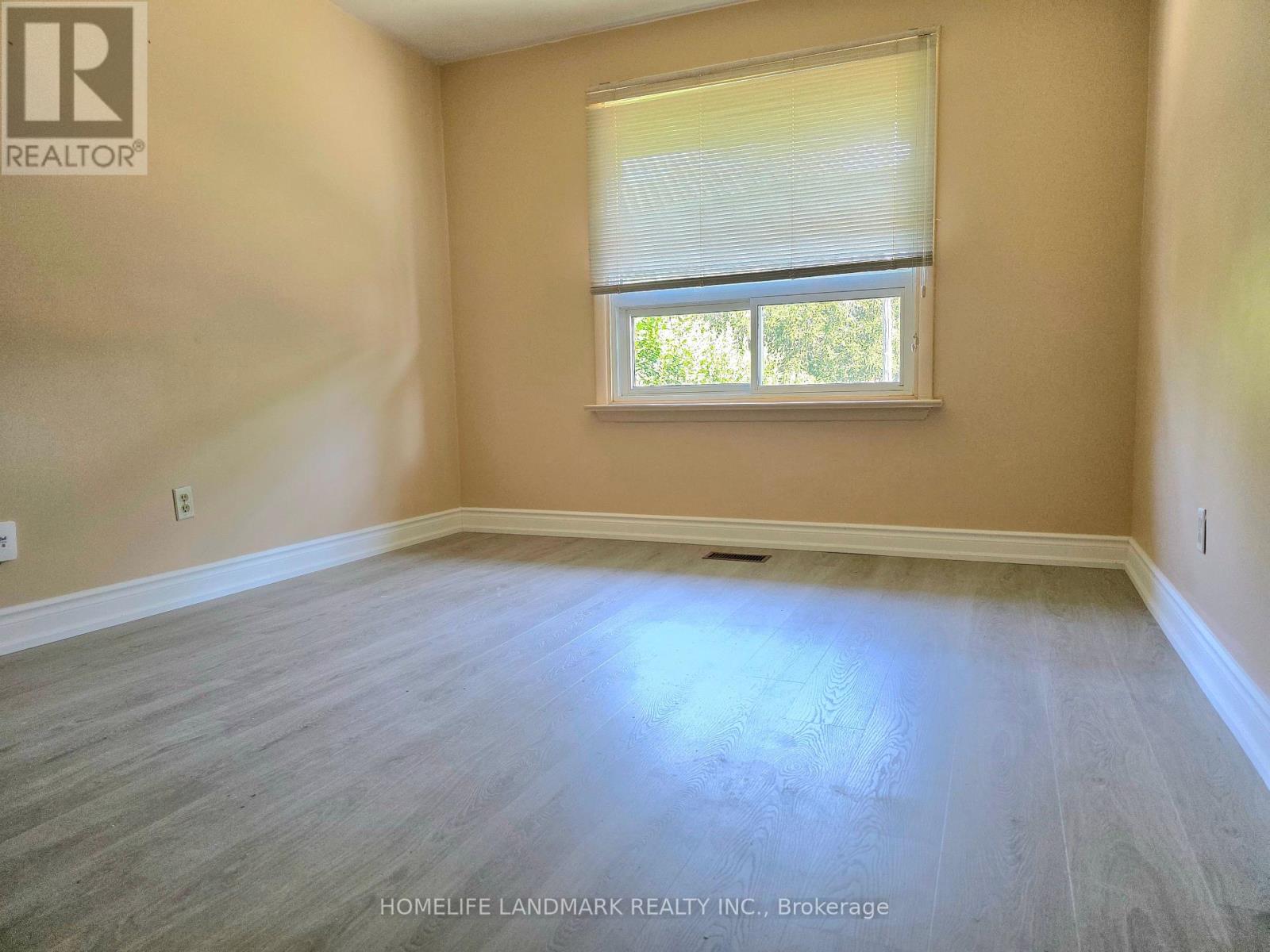 Photo 5 of 296 Boisdale Avenue, Richmond Hill ON