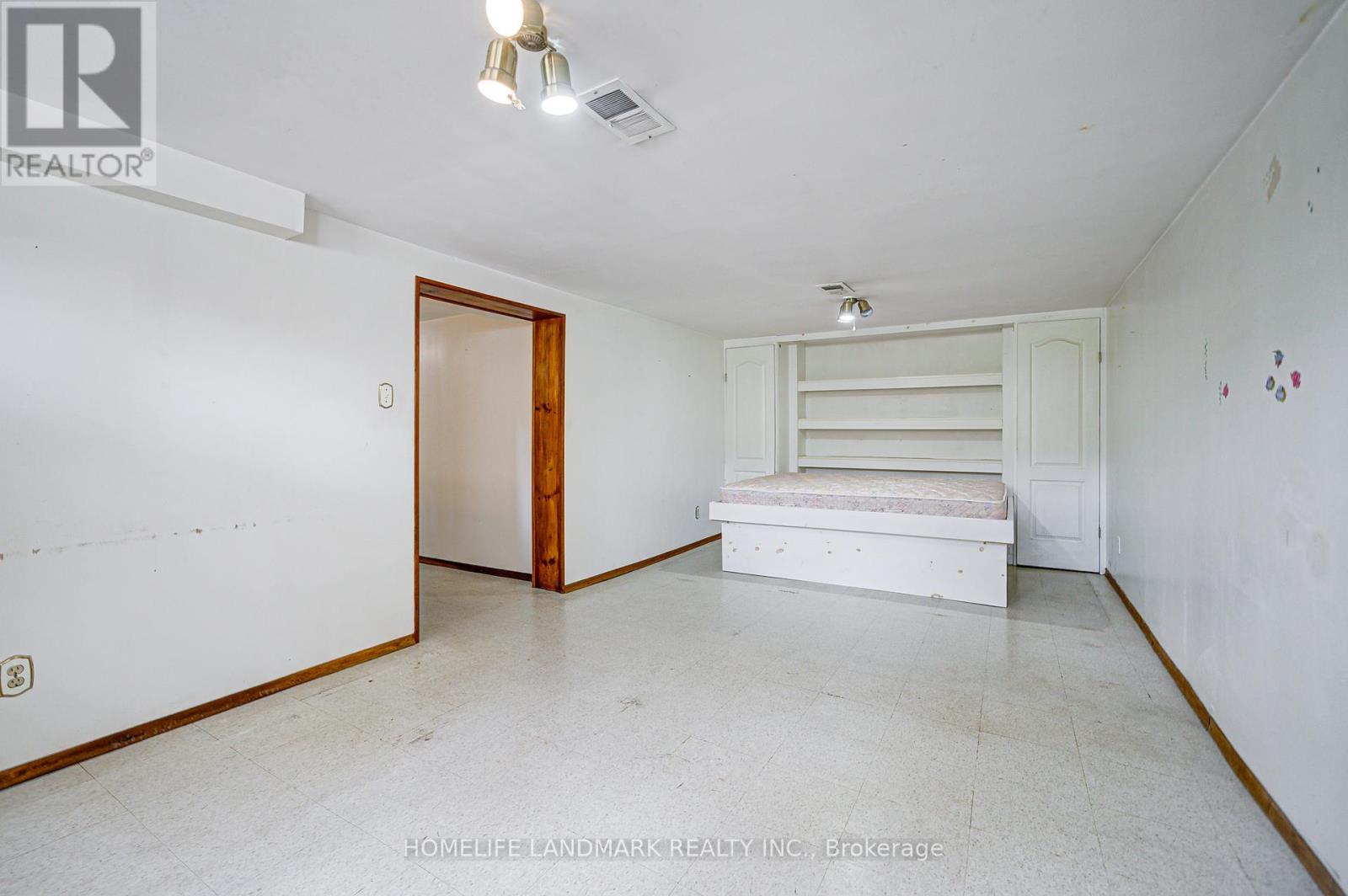 Photo 7 of 296 Boisdale Avenue, Richmond Hill ON