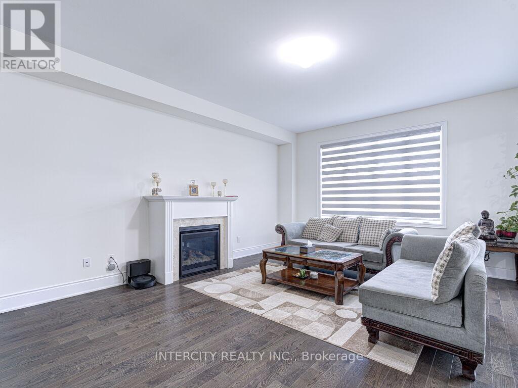 Photo 11 of 58 Dotchson Avenue, Caledon ON