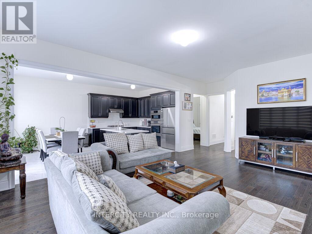 Photo 13 of 58 Dotchson Avenue, Caledon ON