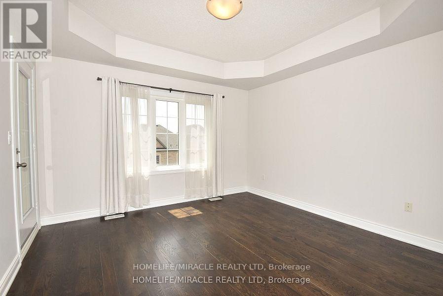 Photo 7 of 183 Easts Corners Boulevard, Vaughan ON