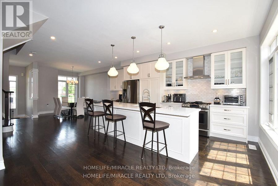 Photo 12 of 183 Easts Corners Boulevard, Vaughan ON
