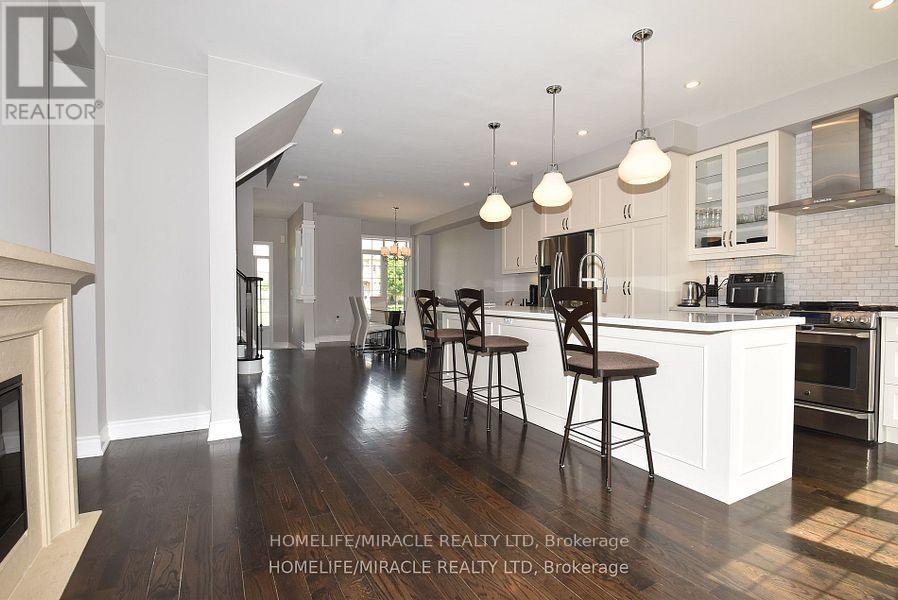Photo 18 of 183 Easts Corners Boulevard, Vaughan ON