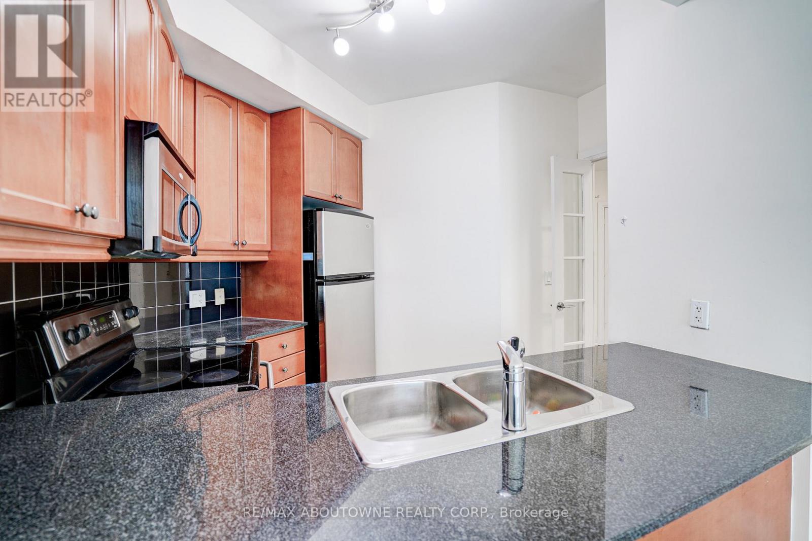 Photo 11 of 2705 90 Absolute Avenue, Mississauga ON