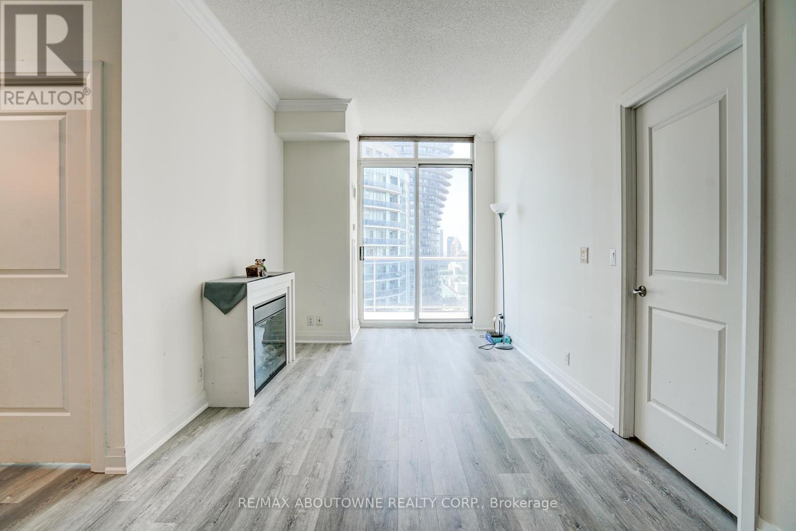 Photo 14 of 2705 90 Absolute Avenue, Mississauga ON