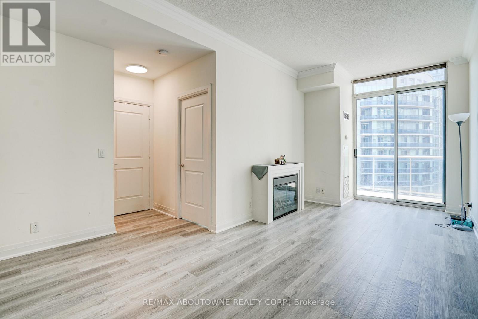 Photo 15 of 2705 90 Absolute Avenue, Mississauga ON