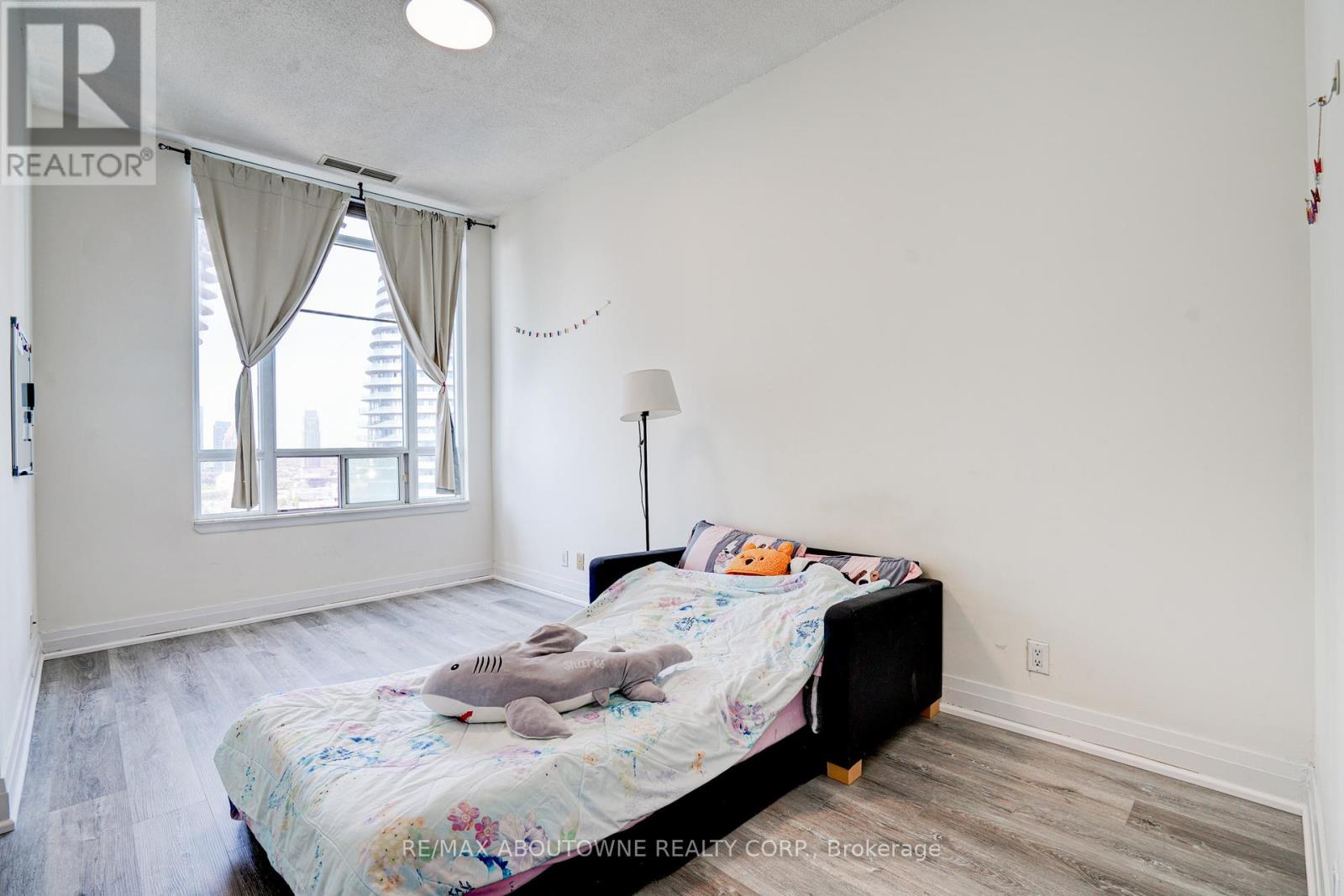 Photo 18 of 2705 90 Absolute Avenue, Mississauga ON