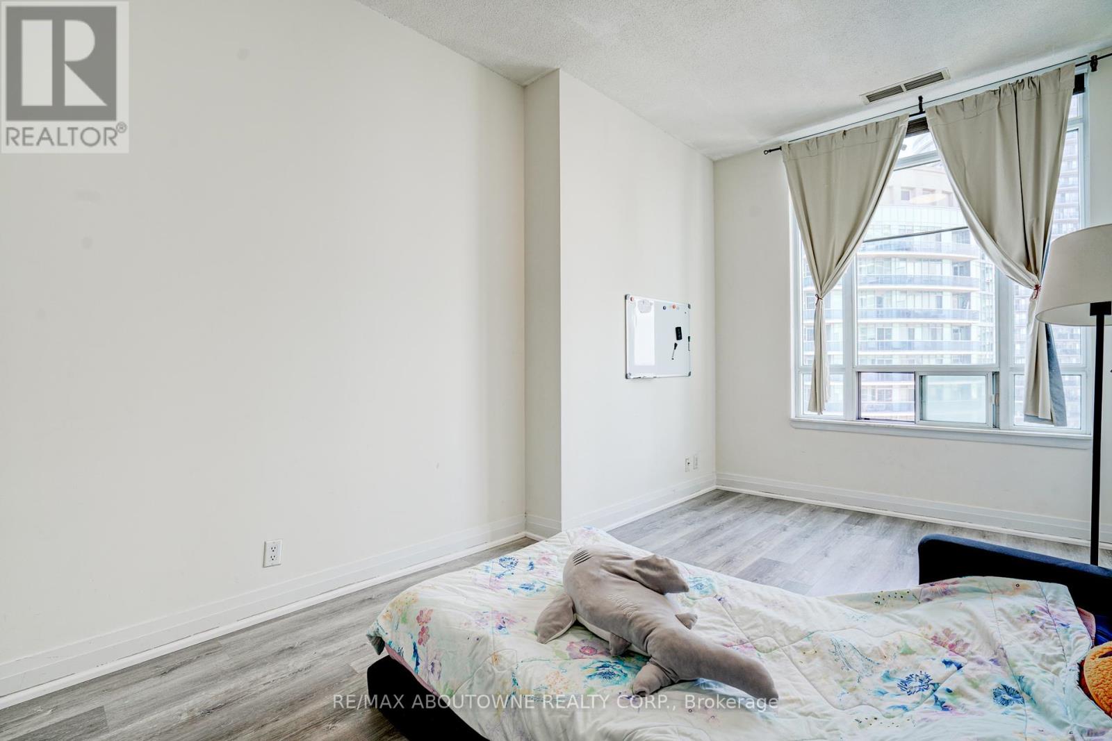 Photo 20 of 2705 90 Absolute Avenue, Mississauga ON