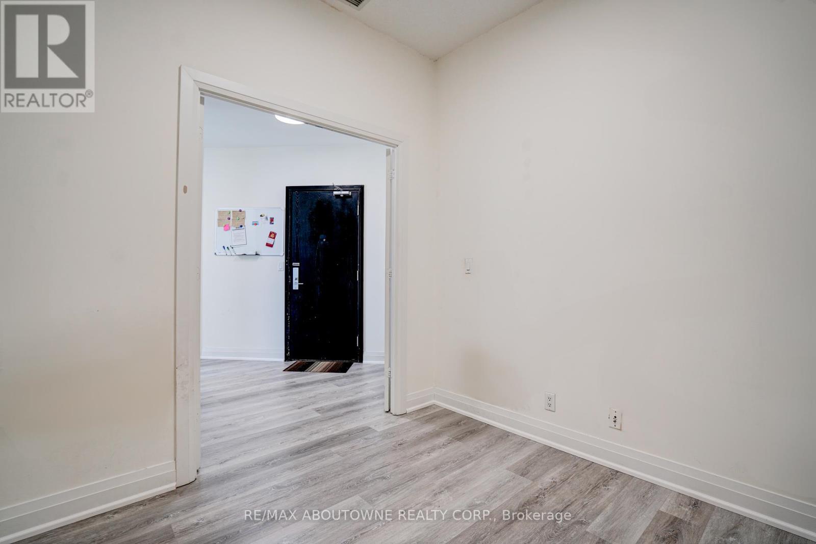 Photo 32 of 2705 90 Absolute Avenue, Mississauga ON