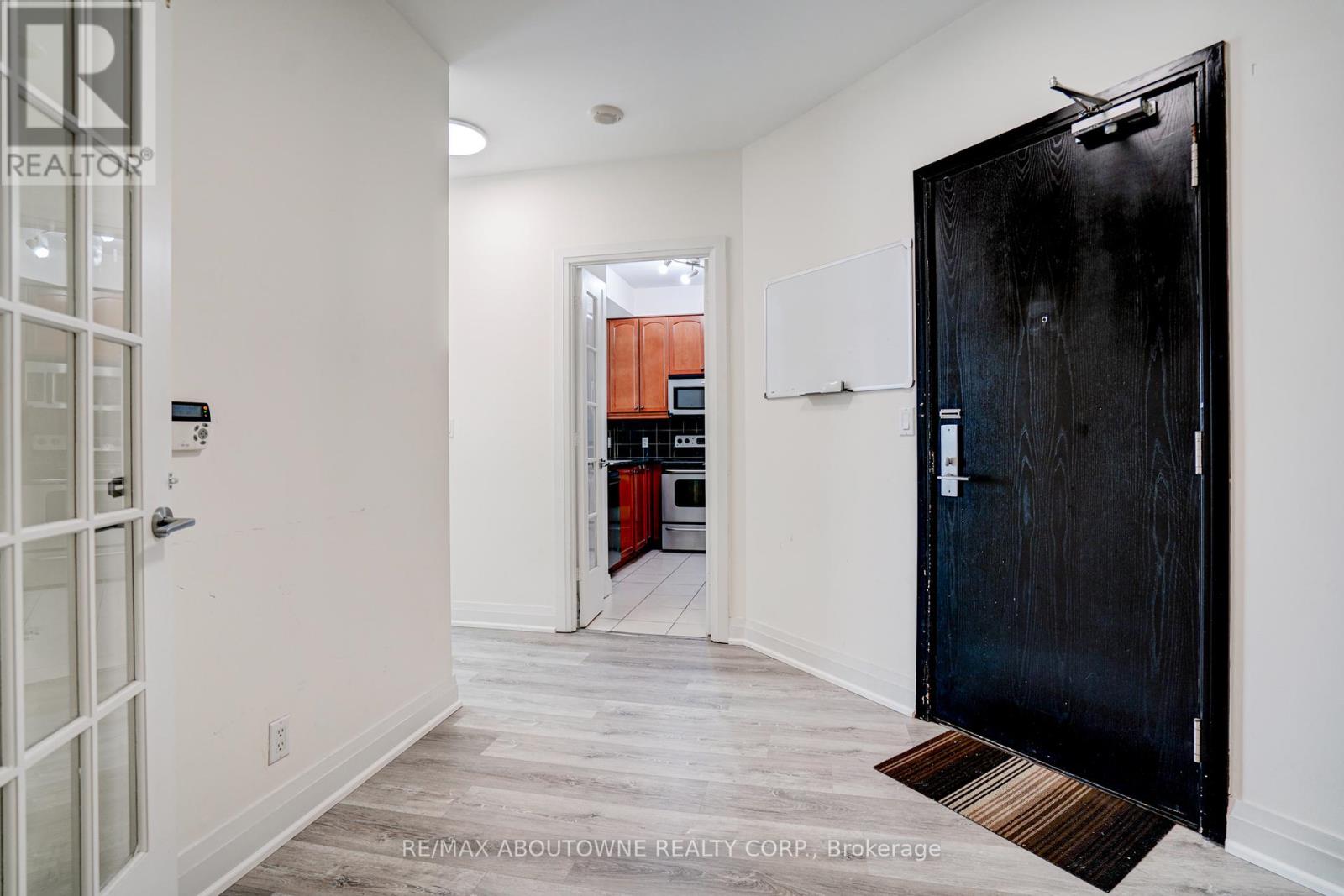 Photo 5 of 2705 90 Absolute Avenue, Mississauga ON