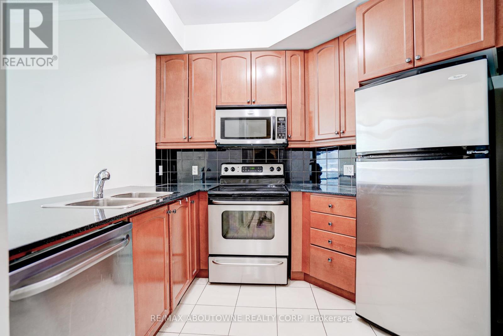 Photo 7 of 2705 90 Absolute Avenue, Mississauga ON