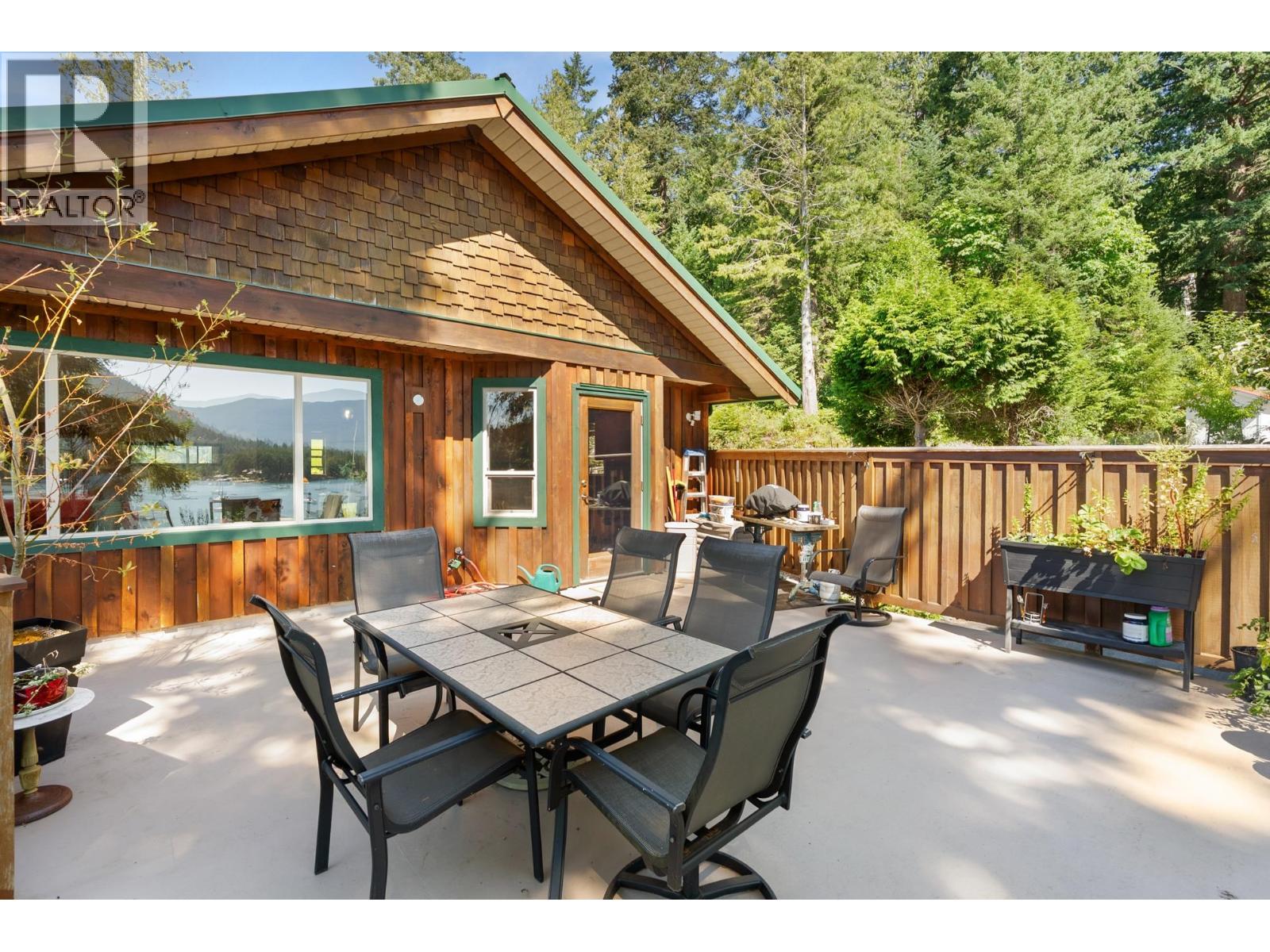 4371 FRANCIS PENINSULA ROAD, Madeira Park