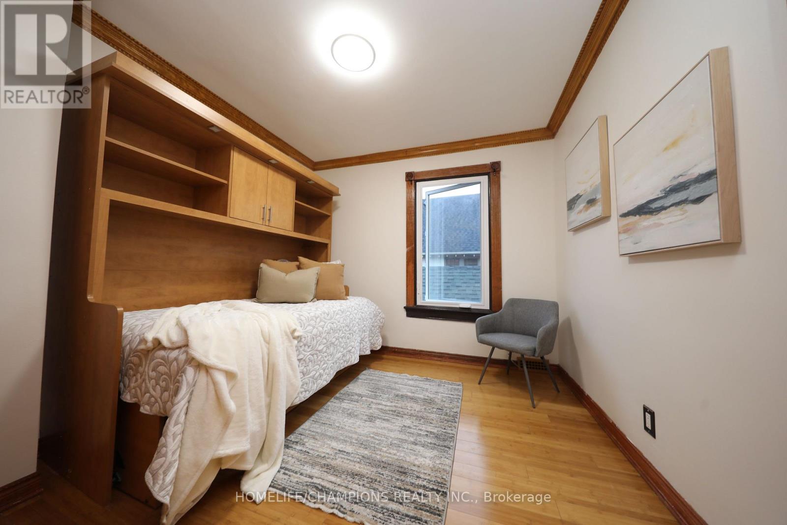 Photo 16 of 291 St Clair Avenue E, Toronto ON
