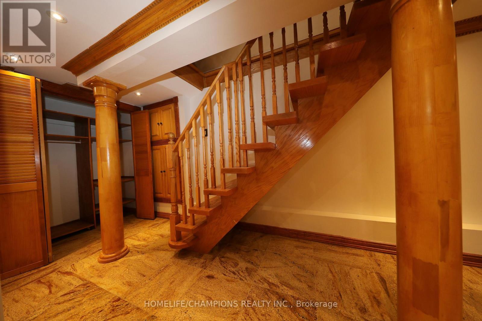 Photo 24 of 291 St Clair Avenue E, Toronto ON