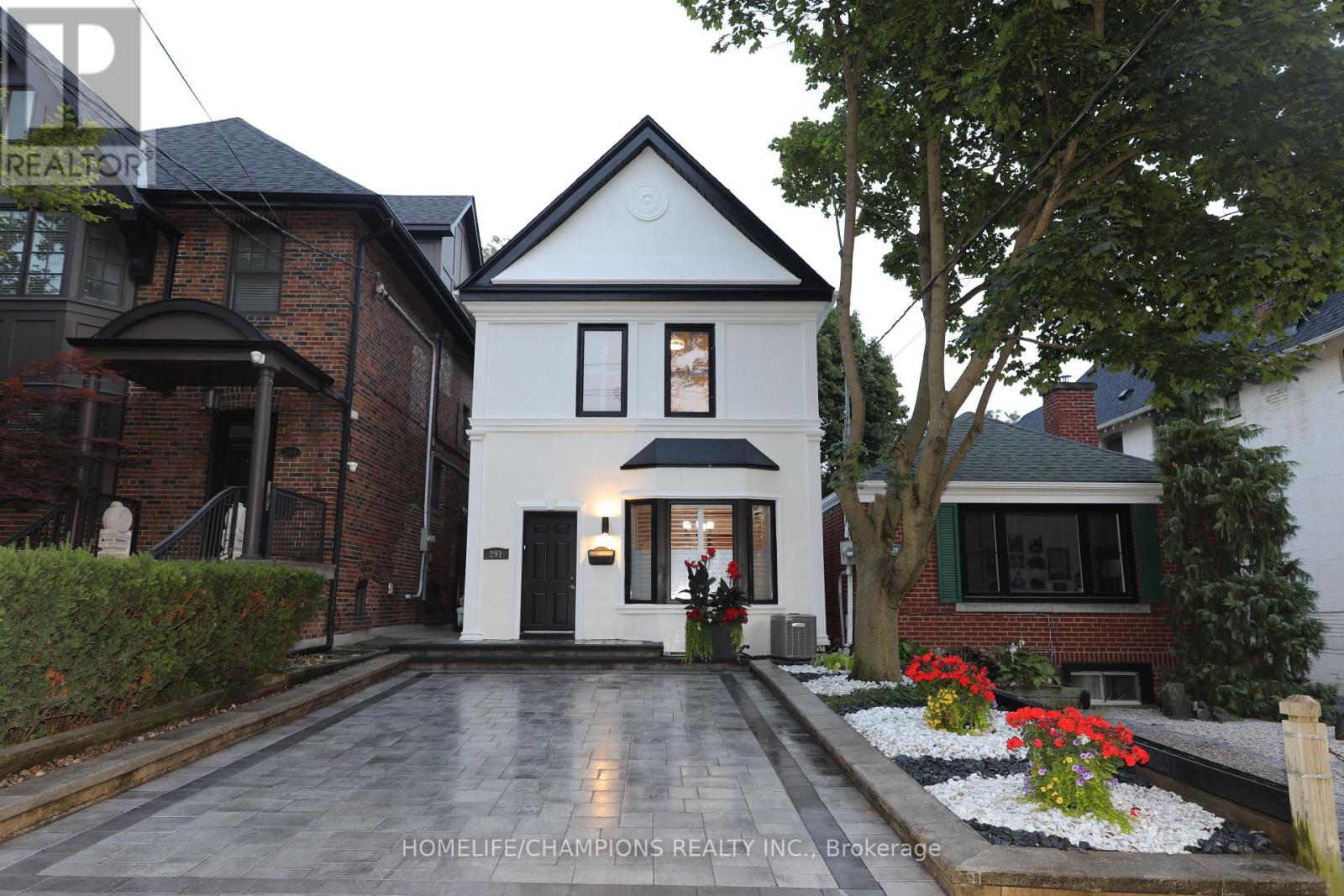 Photo 32 of 291 St Clair Avenue E, Toronto ON