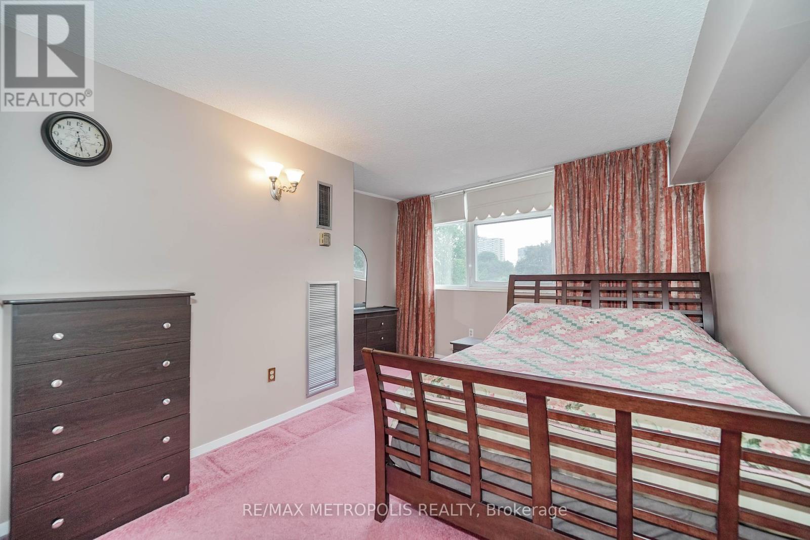 Photo 12 of 302 3131 Bridletown Circle, Toronto ON