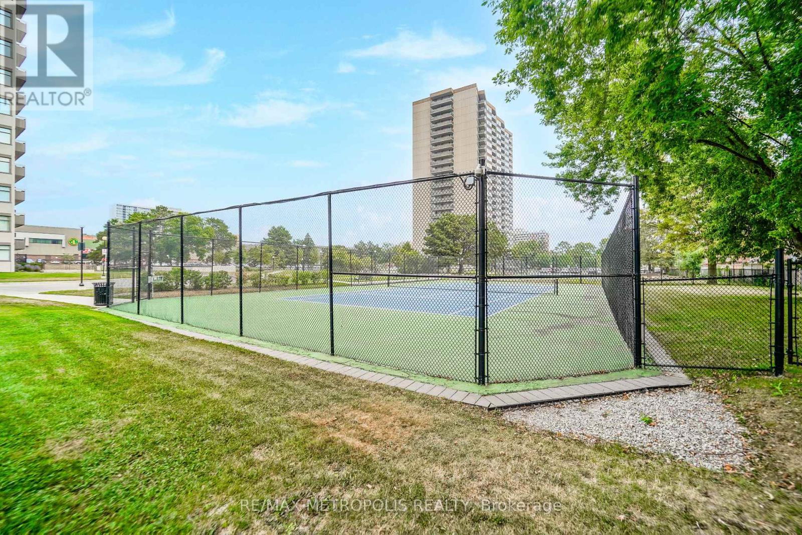 Photo 4 of 302 3131 Bridletown Circle, Toronto ON