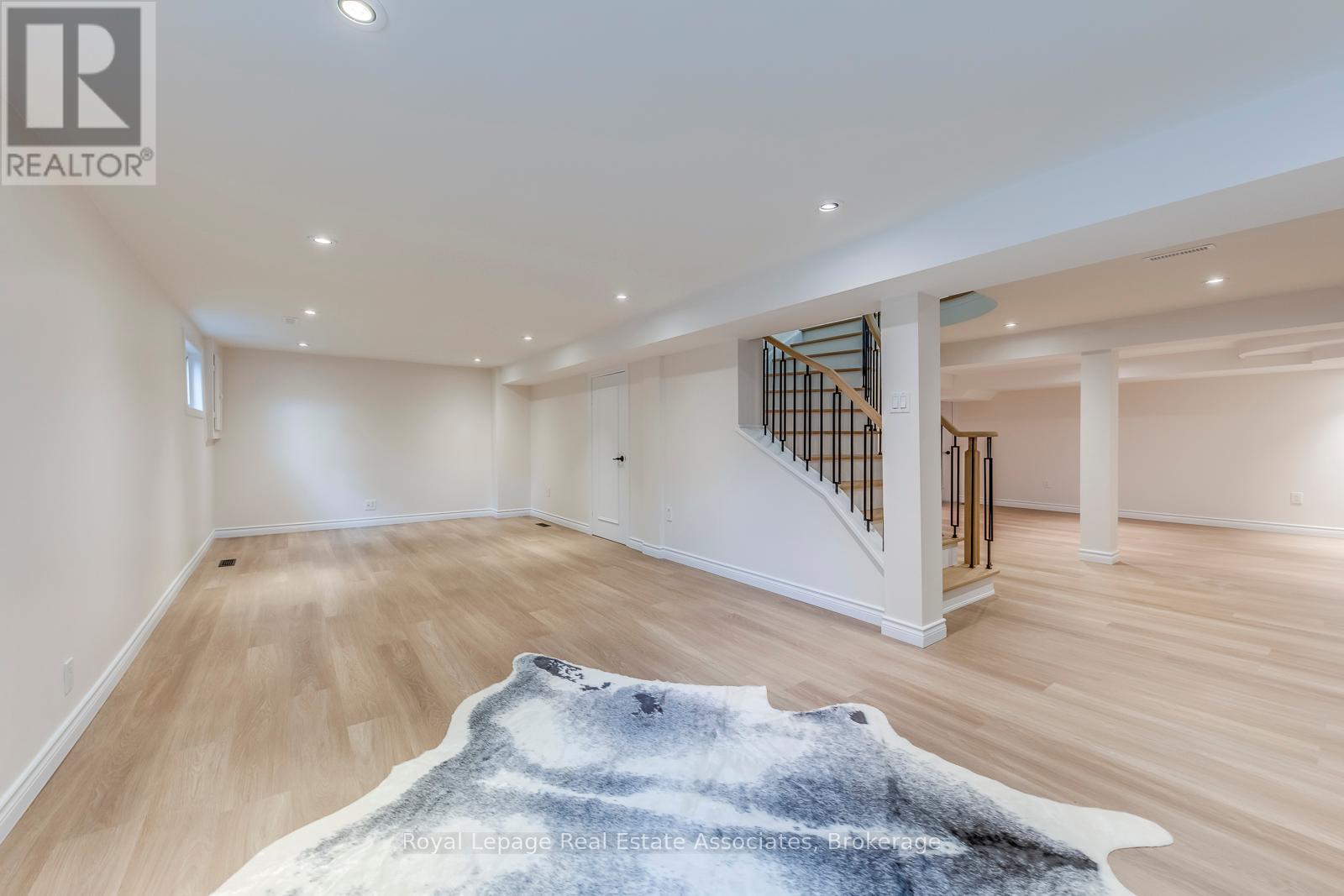 Photo 36 of 688 Fieldstone Road, Mississauga ON