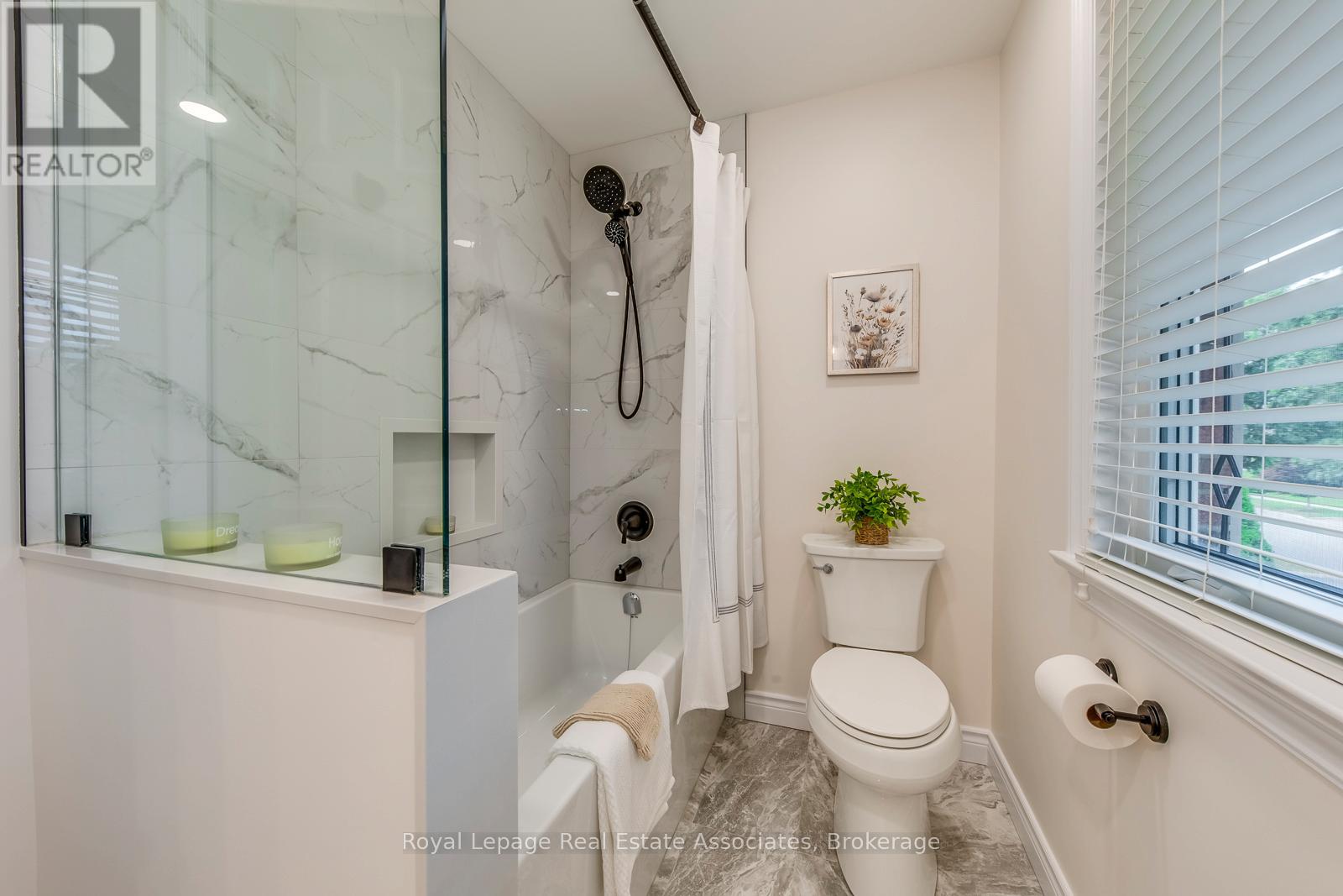 Photo 16 of 688 Fieldstone Road, Mississauga ON