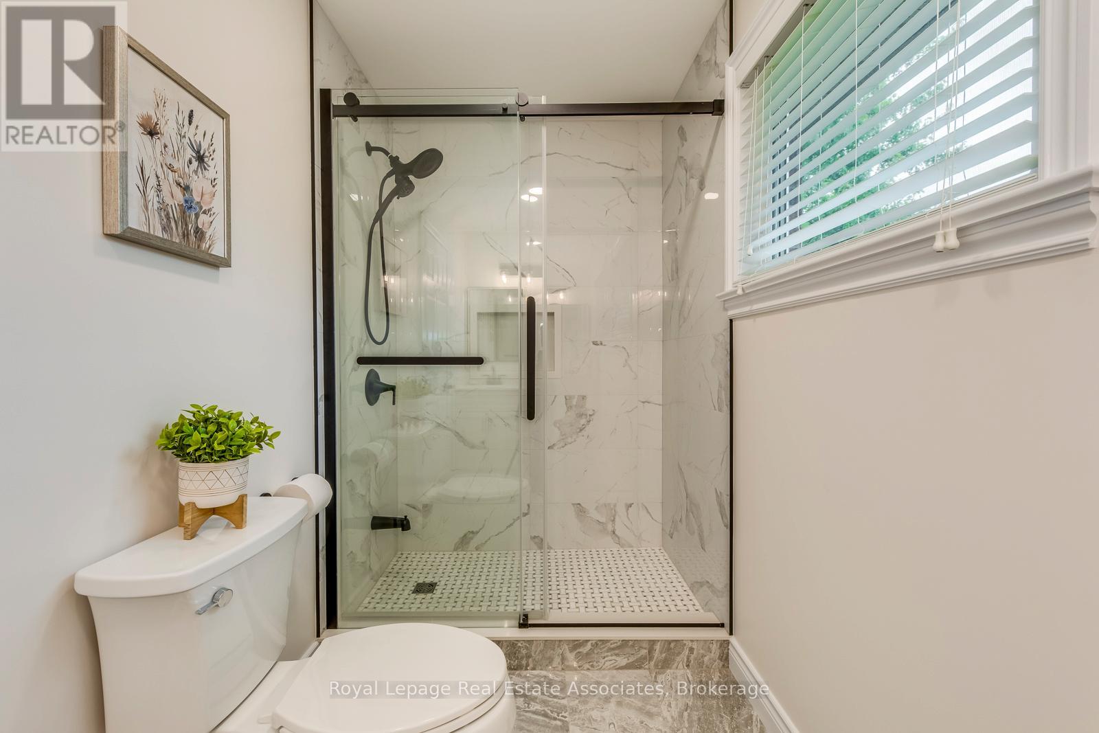 Photo 9 of 688 Fieldstone Road, Mississauga ON
