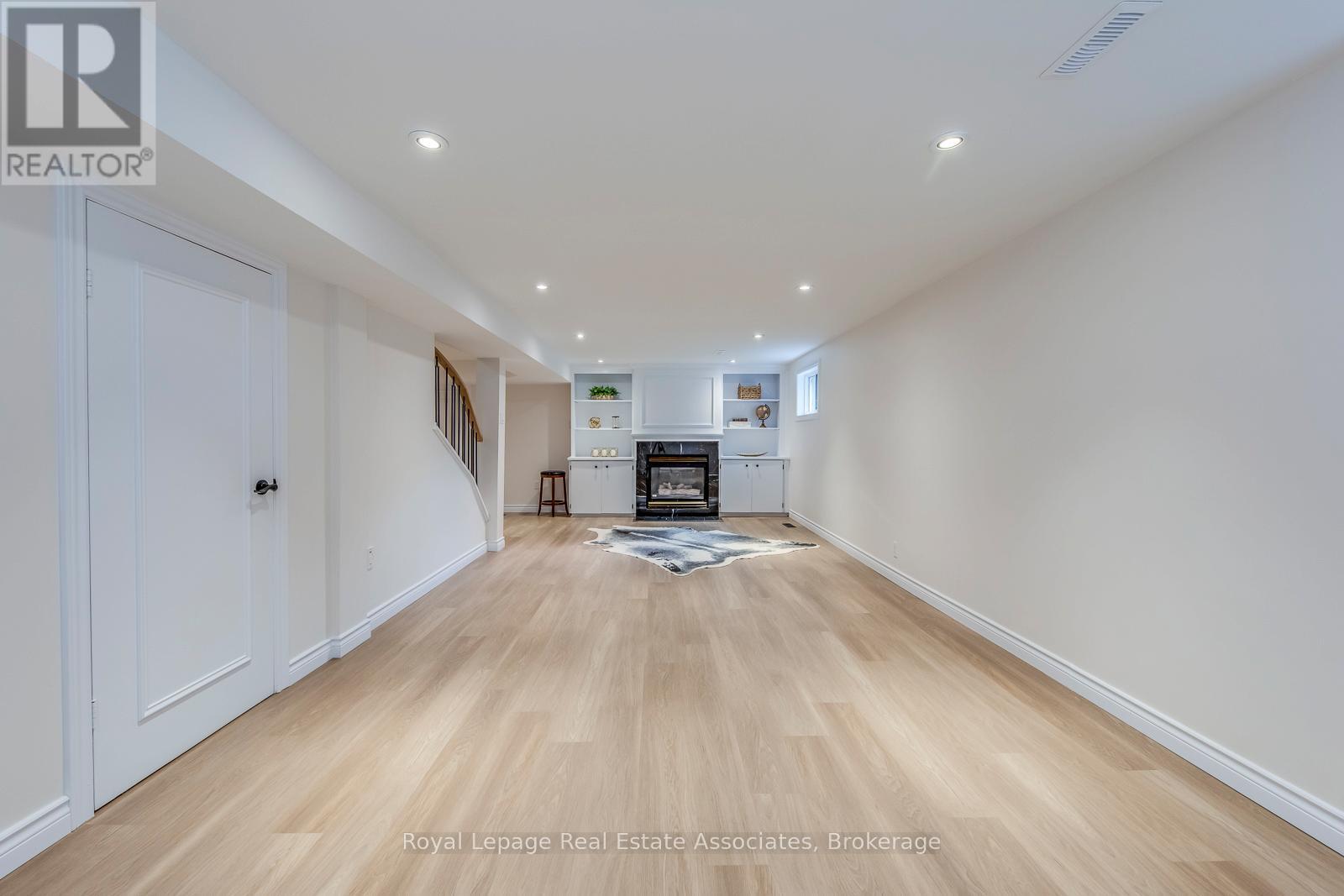 Photo 2 of 688 Fieldstone Road, Mississauga ON