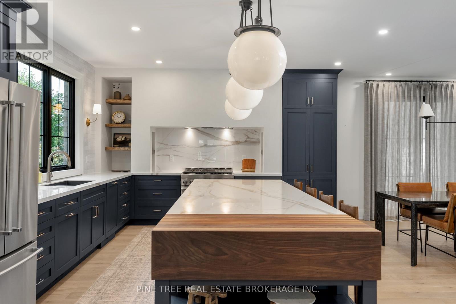 Photo 11 of 271 Codrington Street, Barrie ON