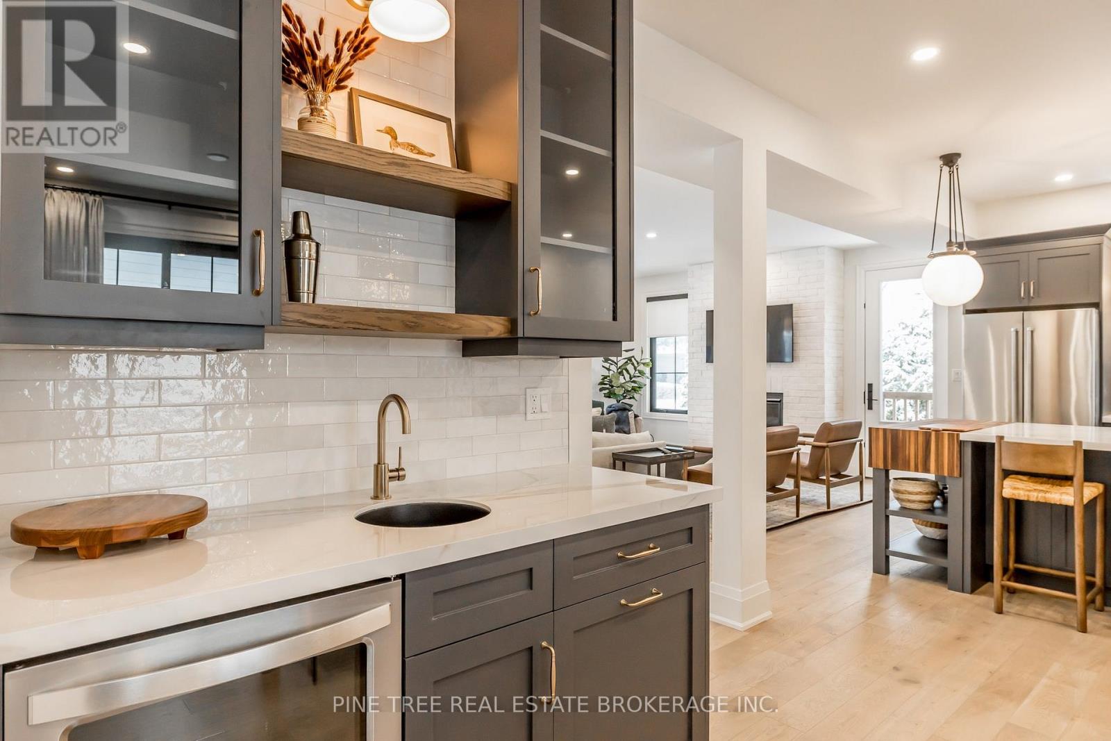 Photo 14 of 271 Codrington Street, Barrie ON