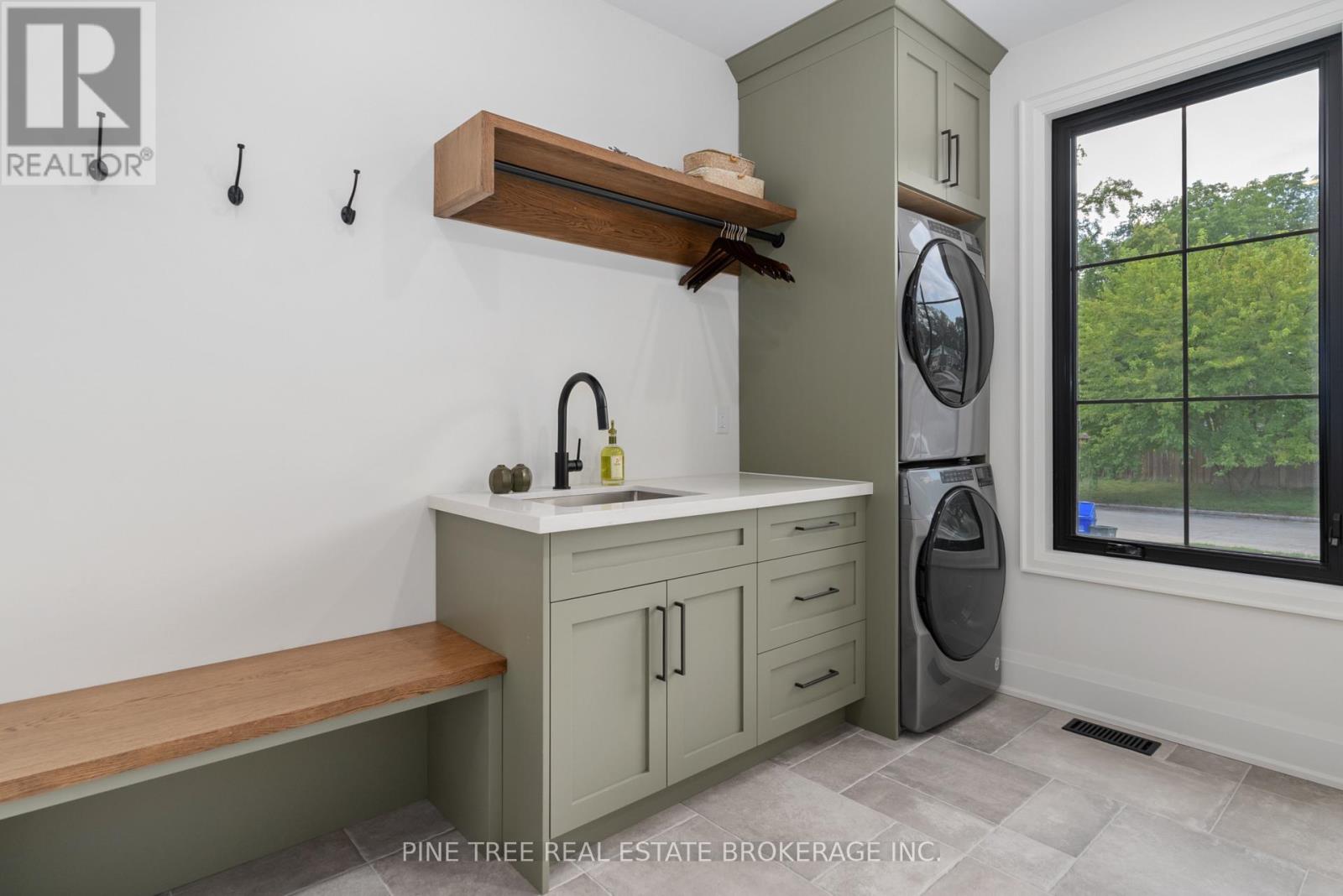 Photo 16 of 271 Codrington Street, Barrie ON