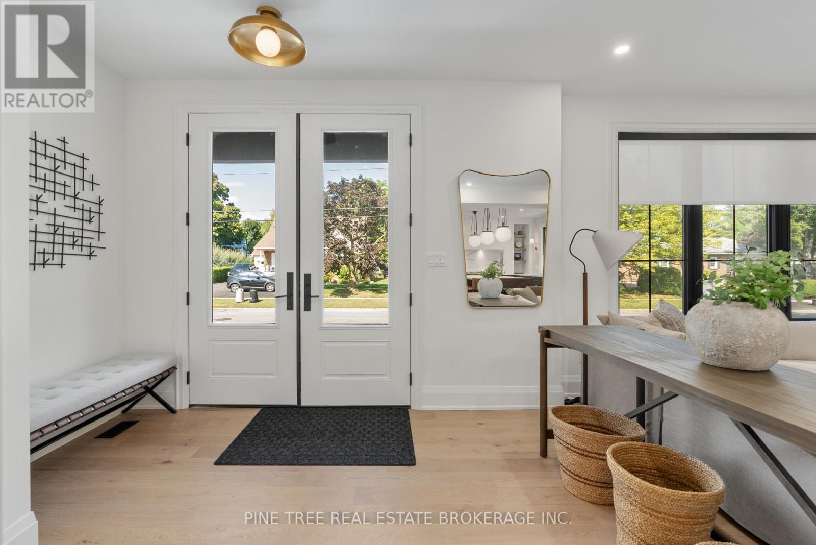 Photo 2 of 271 Codrington Street, Barrie ON