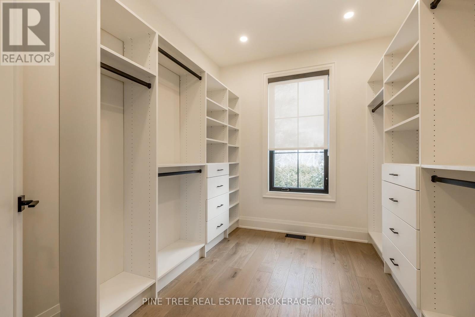 Photo 25 of 271 Codrington Street, Barrie ON