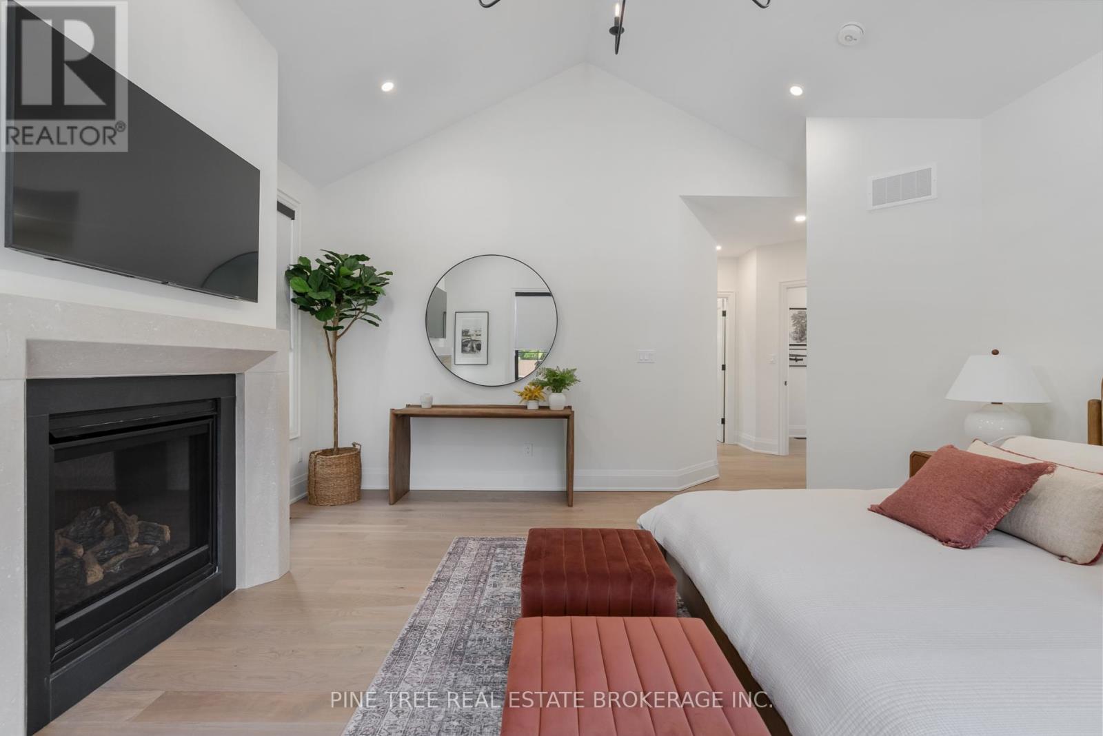 Photo 28 of 271 Codrington Street, Barrie ON